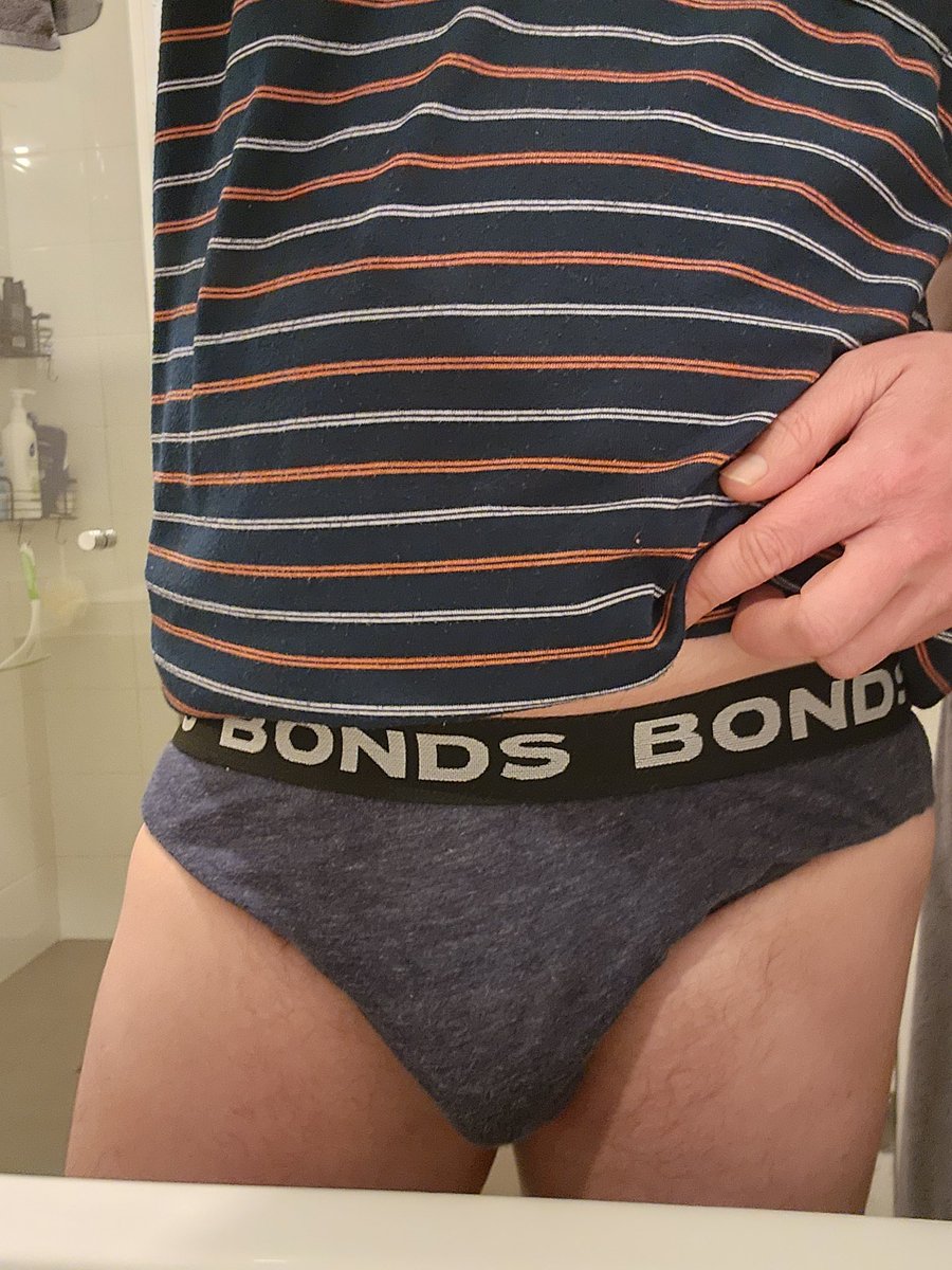 bonds_fan's tweet photo. Another day another pair of #bondsbriefs
#cheapbriefs https://t.co/FpbjKzdPQ8