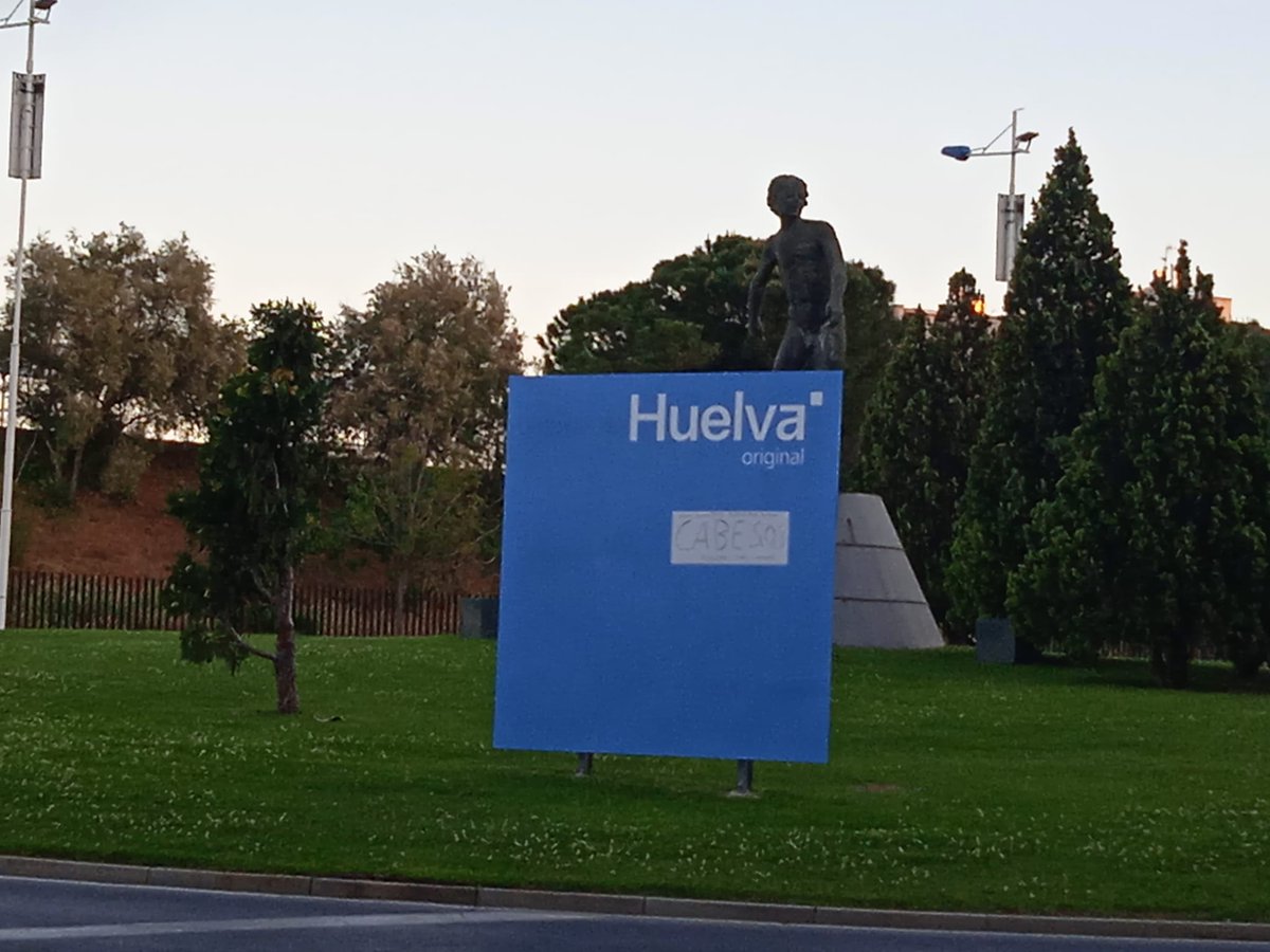 HuelvaTeMira's tweet photo. #Huelva es original por sus #Cabezos.

Pero están amenazados por planes urbanísticos municipales desfasados, insensibles (esperamos que dentro de poco sean declarados planes ilegales por el TSJA).

#CabeSOS https://t.co/SWZzWKphxZ
