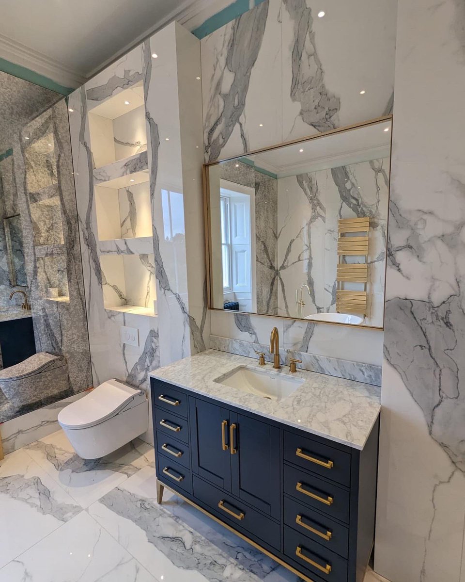 ghinteriorglass's tweet photo. Bespoke mirror with brushed brass frame! ✨

#interior #interiordesign #interiorstyling #bathroom #bathroomdesign https://t.co/RHSCUGLcLH