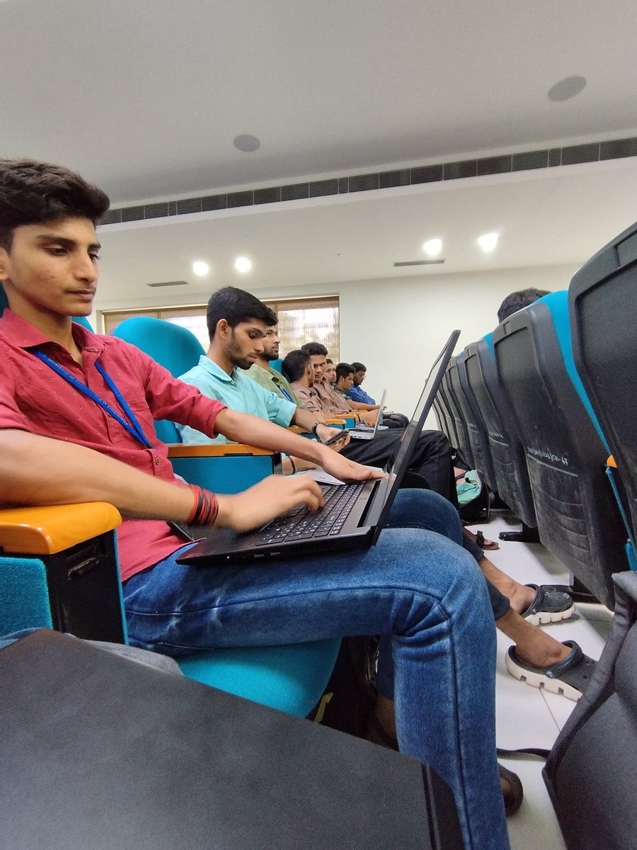 Masterash4039's tweet photo. Superb #ProofOfCommunity event by @shardeum has taken place at AJIET Mangalore, #great explanation by @0xchiragravi on Blockchain, Web3.0 and Shardeum
@ShardeumIndia https://t.co/OlwJrWN5sG