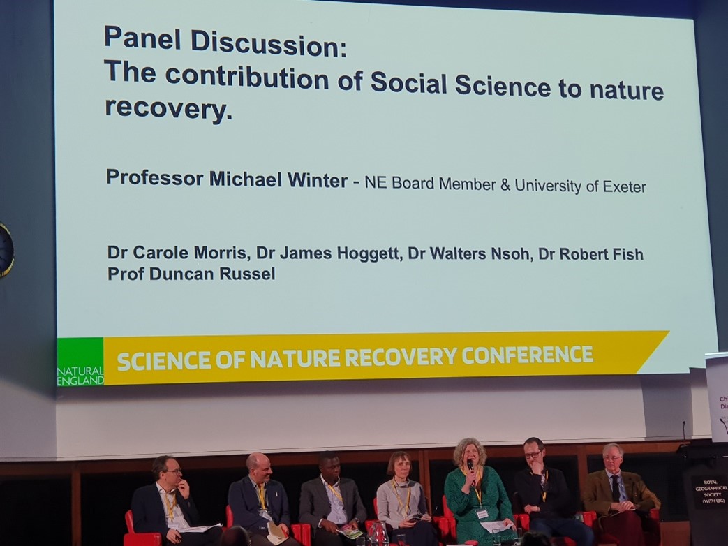 Social sciences make fundamental contributions to nature recovery. 🌳 Find out how in this incredibly inspiring panel discussion from the @NEChiefSci Science of Nature Recovery Conference: youtube.com/watch?v=pbkKcN… Summary in the thread...🧵1/18