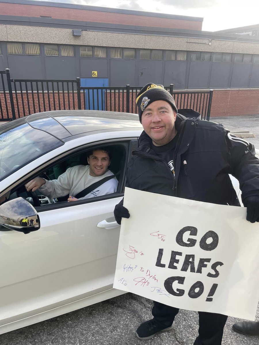 ticatsfan7's tweet photo. @TheFordFANatic @AM34 @91Tavares and Alex kerfoot would love to see me in the fan deck on thursday! lets make it happen ! #FanFordPower #FansGoFurther #LeafsForever https://t.co/rjt4QRITpx