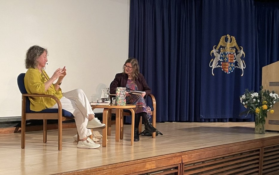 SusanSellers1's tweet photo. 'She was to alter for good and all our ideas of what goes to make a short story' #ElizabethBowen        
Thank you @claire_harman for a wonderful conversation about #KatherineMansfield - her extraordinary life, her trail-blazing writing, her legacy  Thank you @camlitfest https://t.co/WPTtBUrW8i