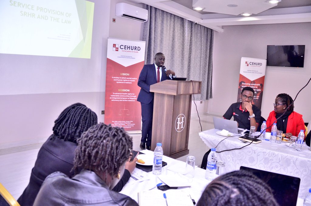 cehurduganda's tweet photo. ❝4 lives are lost to unsafe abortions every day. Many women find it hard to access safe places to terminate unintended pregnancies, they end up with induced abortions which result in complications or death❞ ~ @dlukomwa | @AOGU1985 #LSNAtWork
#LSNRetreat https://t.co/s63BSdC9QA