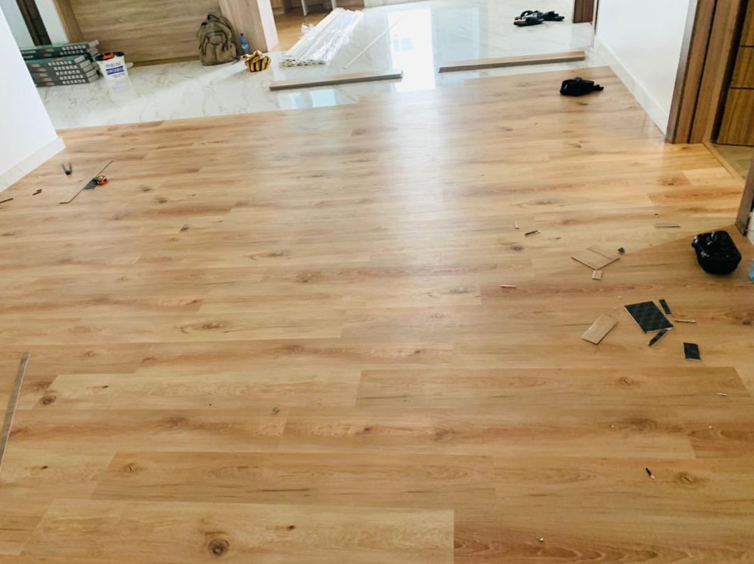 Floorsbenin's tweet photo. TRAVAUX EN COURS……
Votre sol mérite notre touche unique, avec notre revêtement de sol unique, Nous faisons ressortir le meilleur de votre sol.
📞☎️ +228 97 64 04 17
#revetement #decoration #revetementmural #architecture #rev #tement #homedesign #interior https://t.co/x6ls7M9xqJ