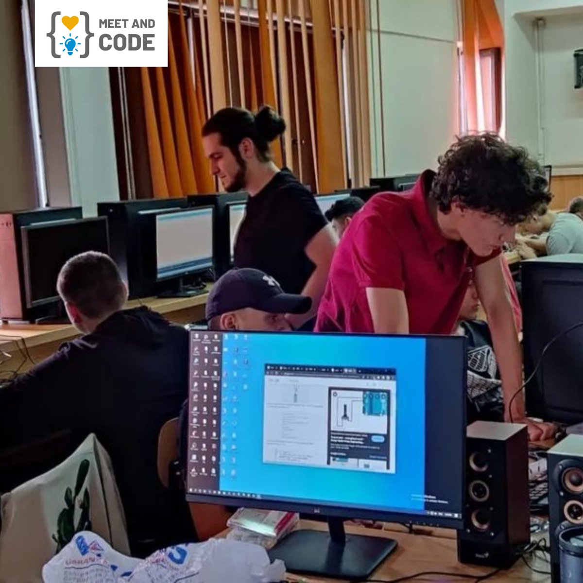 MeetAndCode's tweet photo. 🚀 We're thrilled to look back at the amazing coding workshops that were funded by #MeetAndCode in 2022!
👀 Check out some of these coding moments that were captured during the "Systems with microprocessors" workshop, by #BroBotsTeam
#DigitalSkillse #Coding4Good #SAP4Good https://t.co/9hxyELS5uf