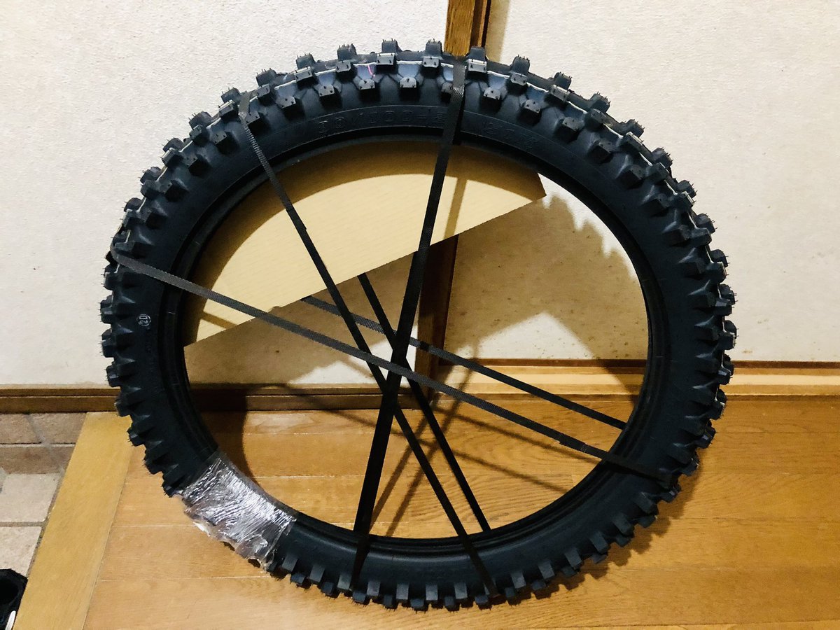 kaisyainnobu's tweet photo. 週末のJEC菅生が雨っぽいので慌ててタイヤ買った
明日タイヤ交換する
#IRC
#ix07s https://t.co/Oc2LdT7R7D