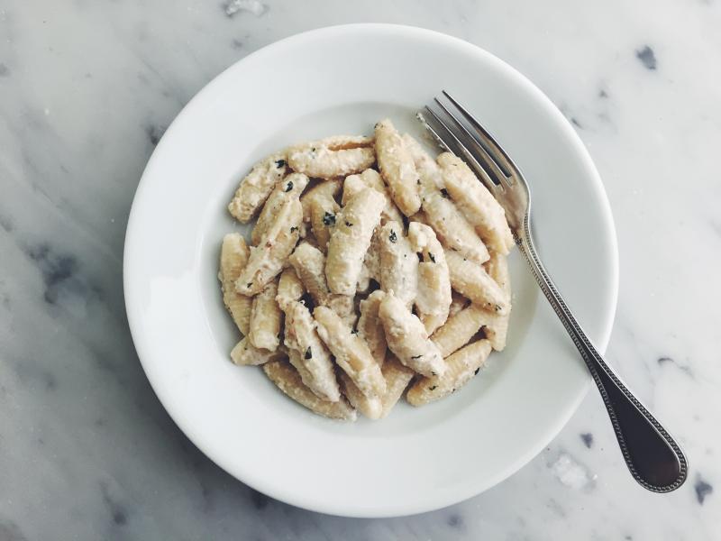 ItalyMagazine's tweet photo. Our #recipeoftheweek is "pesto bianco ligure" - a lovely pasta sauce (and not only) hailing from the region of Liguria, a type of "pesto bianco" made with walnuts, garlic, and ricotta. A staff favorite at #ItalyMagazine by @domenicacooks: https://t.co/OtA2KrolVr https://t.co/ccJosesnjn
