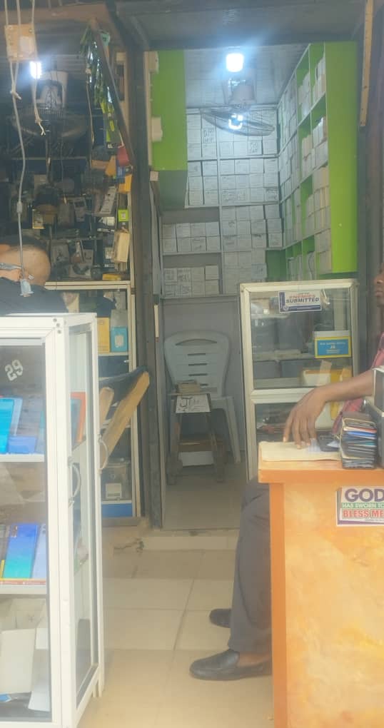 TheICIR's tweet photo. GSM village: Inside Abuja’s thriving gadgets hub
#AbujaTwitterCommunity #Smartphone #Gadjets #FCT
*|https://t.co/qJefwI7uIh|* https://t.co/FebACIzn2m