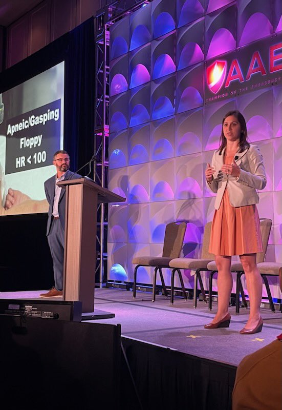 ⚫︎ Let’s talk Neonatal Resuscitation ⚫︎
∶
→ Talk about a power duo. #AAEM presentation on neonatal resuscitation in the ED brought to you by Dr. Steinberg and Dr. Briggs-Steinberg.