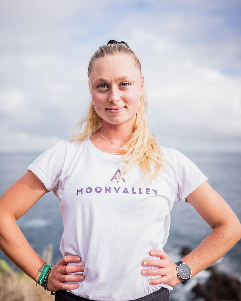 My name is Freya Orban, one of the Moonvalley ambassadors. I’m a passionated 25 year old multi-athlete and PhD student in nutritional medicine from Sweden. I am living in Switzerland since 1.5 years to be able to combine my love for Trail running, skimo … instagr.am/p/CrdGAtINIoa/