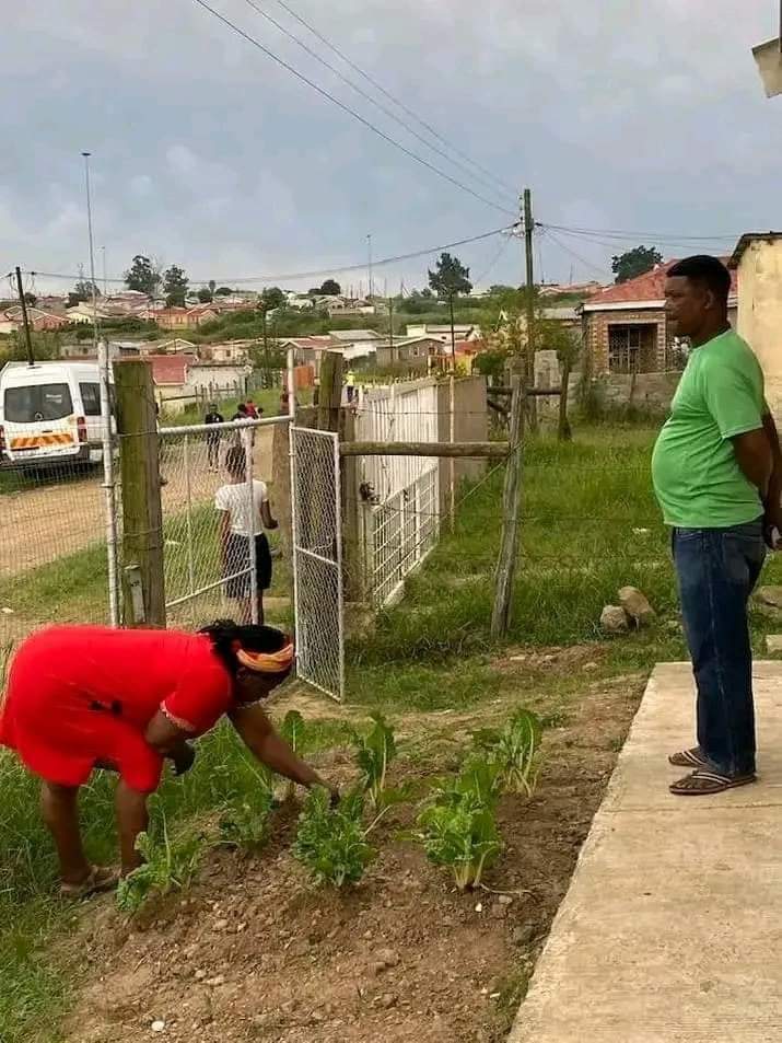 ruthiegunde tweet media