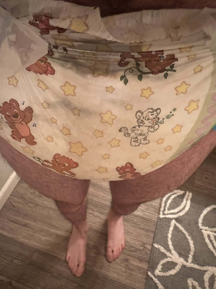 messy_abe's tweet photo. Very messy morning! Was poopy from front to back #messy #diaperboy #stinky #diaperpoop #diapermessing #wet #cummydiaper #naughtydiaperdoy https://t.co/6mZFUK5R0a