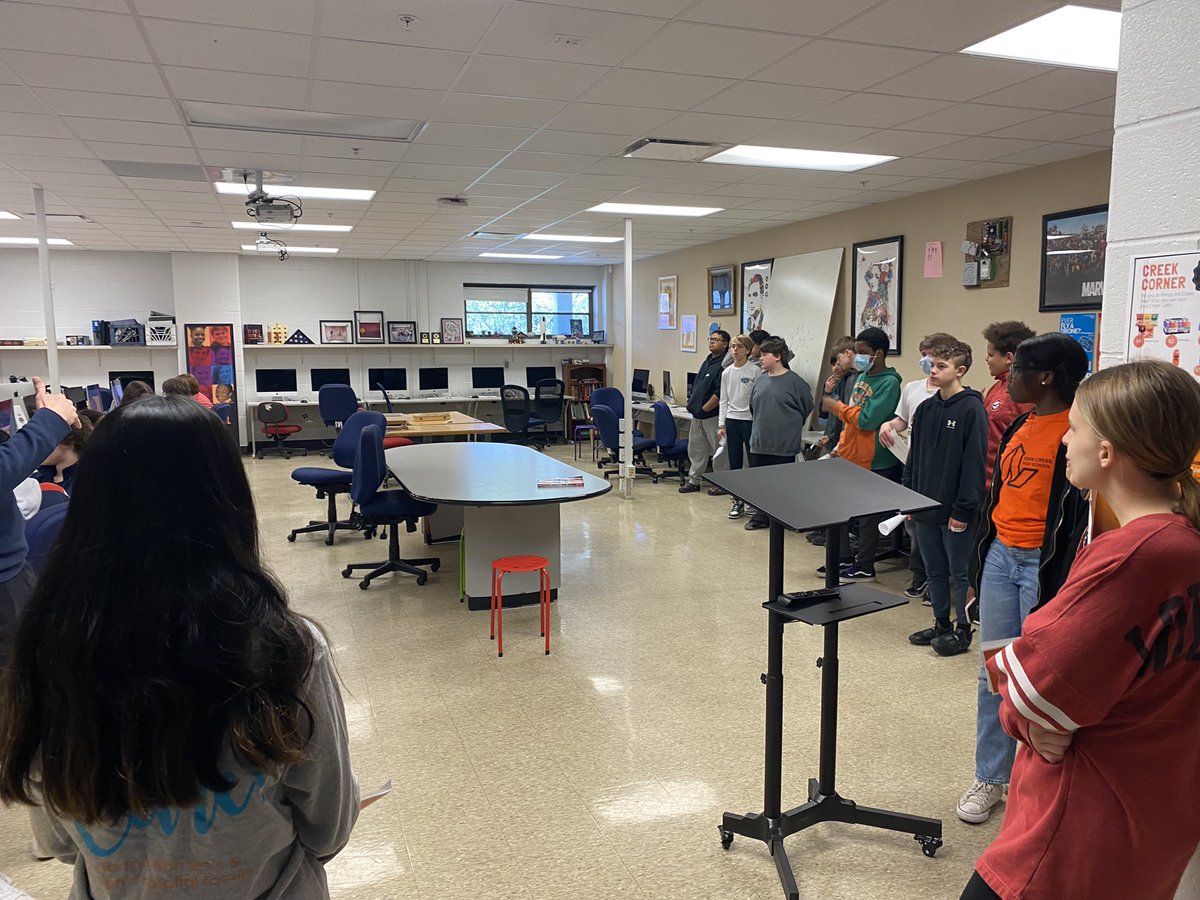 sarawilson021's tweet photo. We love welcoming @RamseyMS_JCPS Ss into our building and showcasing all of our amazing pathways. Our @AcademiesofLou Ambassadors are doing a great job leading the tours! @ExploreRamsey @FernCreekHigh @rebeccanicolas6 @JCPSKY @JCPSHighEA_AofL @JCPSDirAofL https://t.co/nbVYIYScjs