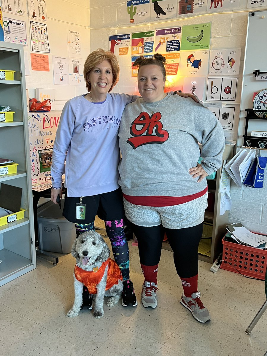 MrsQ_LM's tweet photo. E is for exercise day! 💚💛🐾 @LM_Schools @LMElementary #LMPride https://t.co/uYC8XKuoII