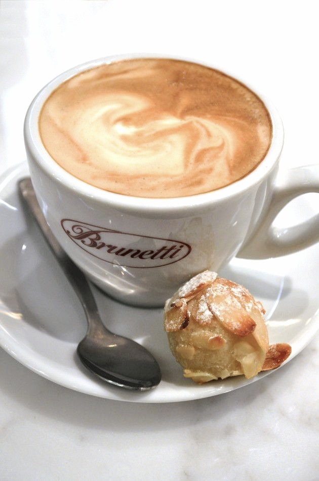 SnowFairy29's tweet image. #TuesdayMood #CoffeeNow 😓😵‍💫☕️ #CatsOfTwitter no sleep at all 😩