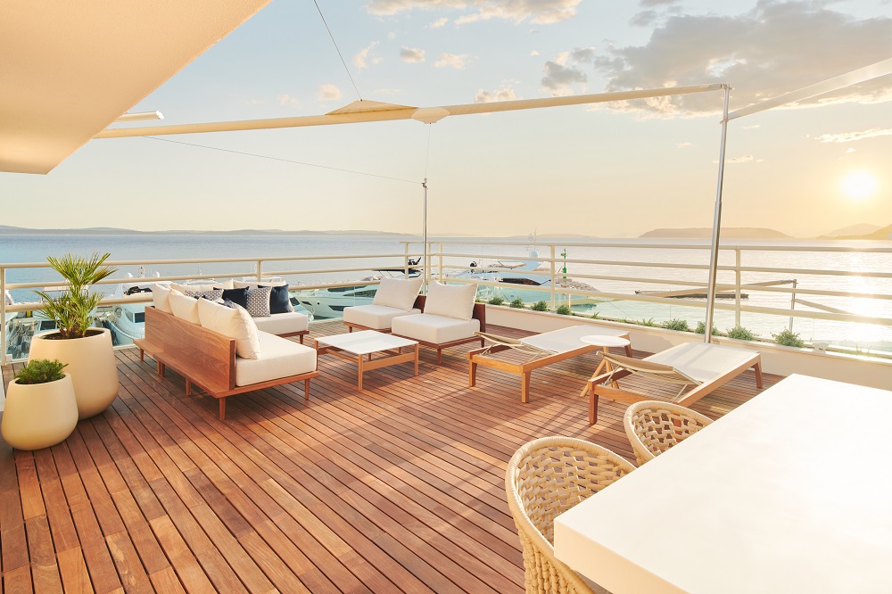 Welcome to the one-bedroom Terrace suite!

Located right above the yacht marina, it is giving a sense of infinite sea blue that is starting right from your balcony. ⛵

Eager to discover more? bit.ly/3PIiFND
#lemeridienlav #marriotthotels #travelbrilliantly