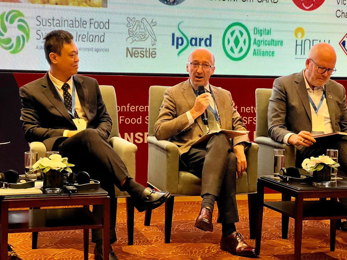 @SFS_Ireland David Butler joins discussion on how #Vietnam’s agro-industrial clusters can be augmented as regional & sectoral focal points for piloting #foodsystems transformation oriented interventions across the country. @irlembvietnam @FAOVietNam @SFoodSystems #MARD @UNIDO