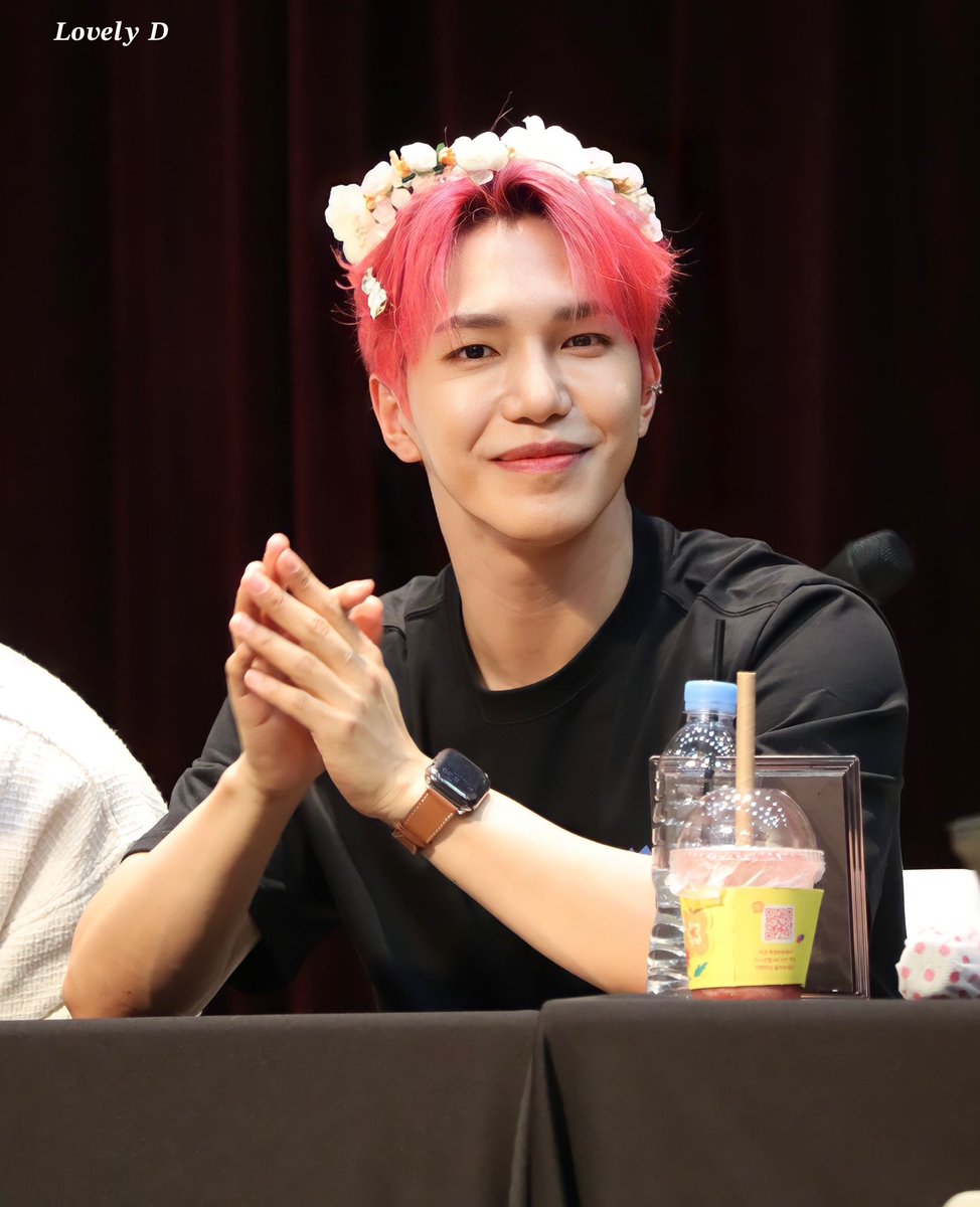 Lovely_D43's tweet photo. 230422 Jump Up 대면 사인회
DOHA 💕

#MUSTB #머스트비 #ROYALTY 
#로열티 #doha #도하 @MustB_mustment https://t.co/4XijNlToCI