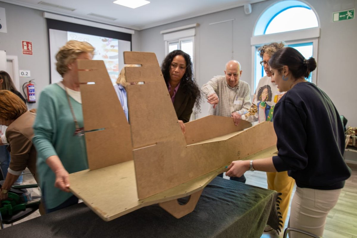 FEVOCAM's tweet image. En nuestro 3️⃣ Encuentro de #personasvoluntarias nos unimos para construir y compartir en el Espacio @LuzVallekas. 🎨🚀🤝

Gracias de ❤️ a las personas y entidades de acción voluntaria que hacéis posible el #voluntariado en #Madrid. 

@Tel_Esperanza @laruecaas