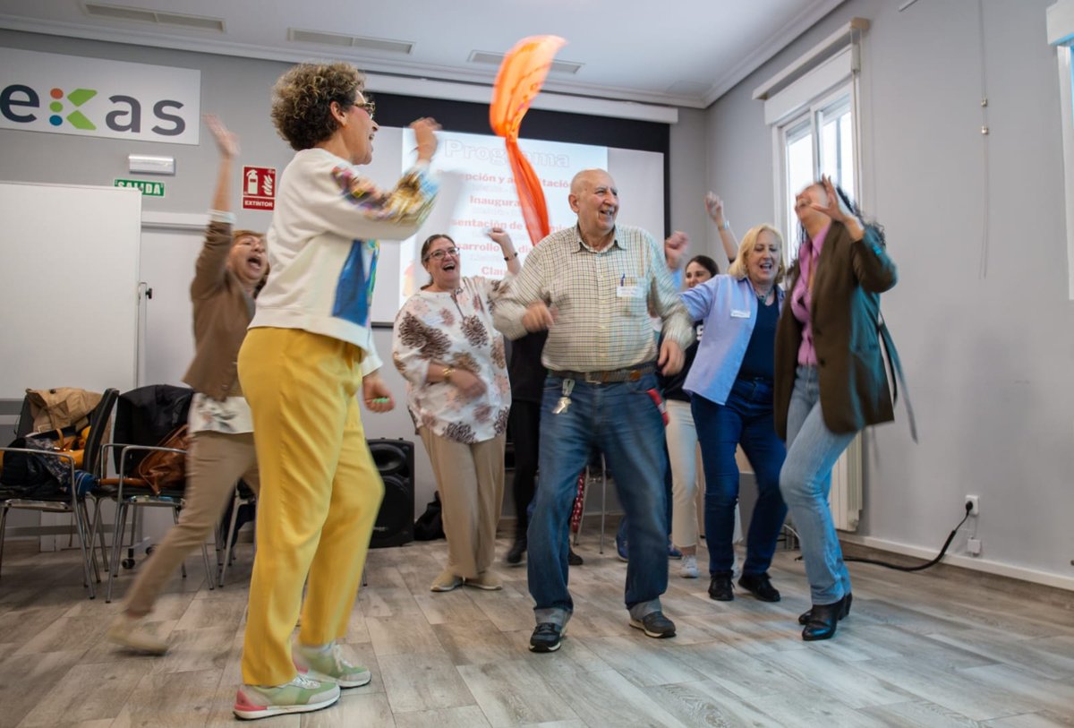 FEVOCAM's tweet image. En nuestro 3️⃣ Encuentro de #personasvoluntarias nos unimos para construir y compartir en el Espacio @LuzVallekas. 🎨🚀🤝

Gracias de ❤️ a las personas y entidades de acción voluntaria que hacéis posible el #voluntariado en #Madrid. 

@Tel_Esperanza @laruecaas