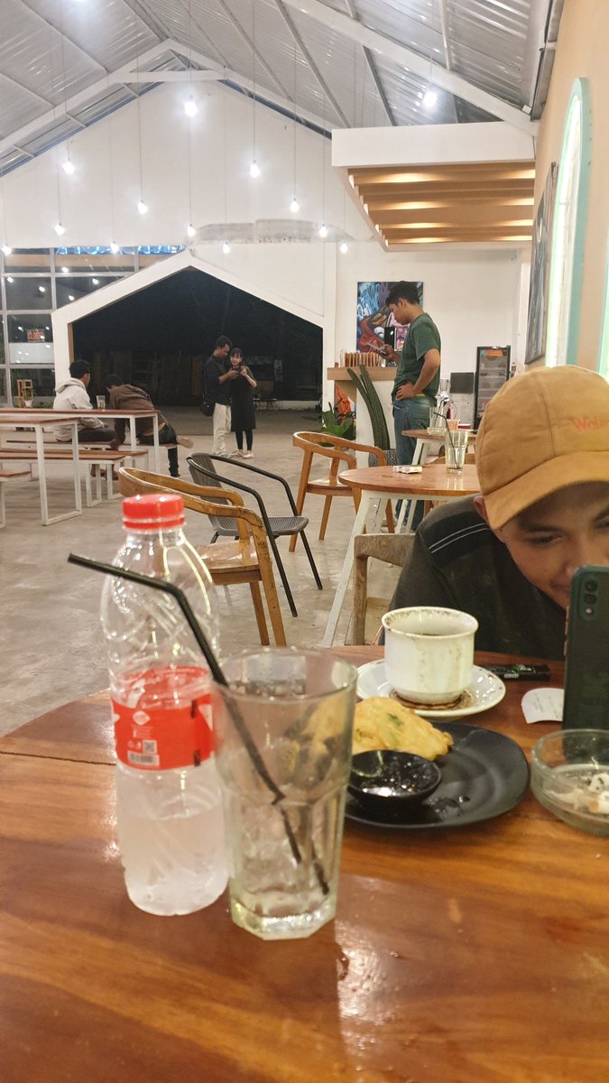 muba_rokkk's tweet photo. "
Tuhan,
Maafkan pikiran kami, yang seringkali menerka terlalu jauh, seakan lupa bahwa apapun yang -telah dan akan- terjadi adalah kehendak-Mu. https://t.co/VEWxbkKoFQ