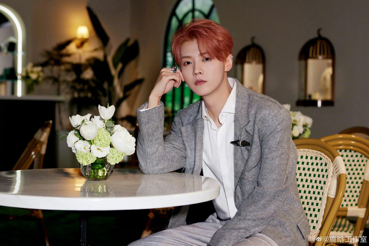 Beloved LUHAN tweet media
