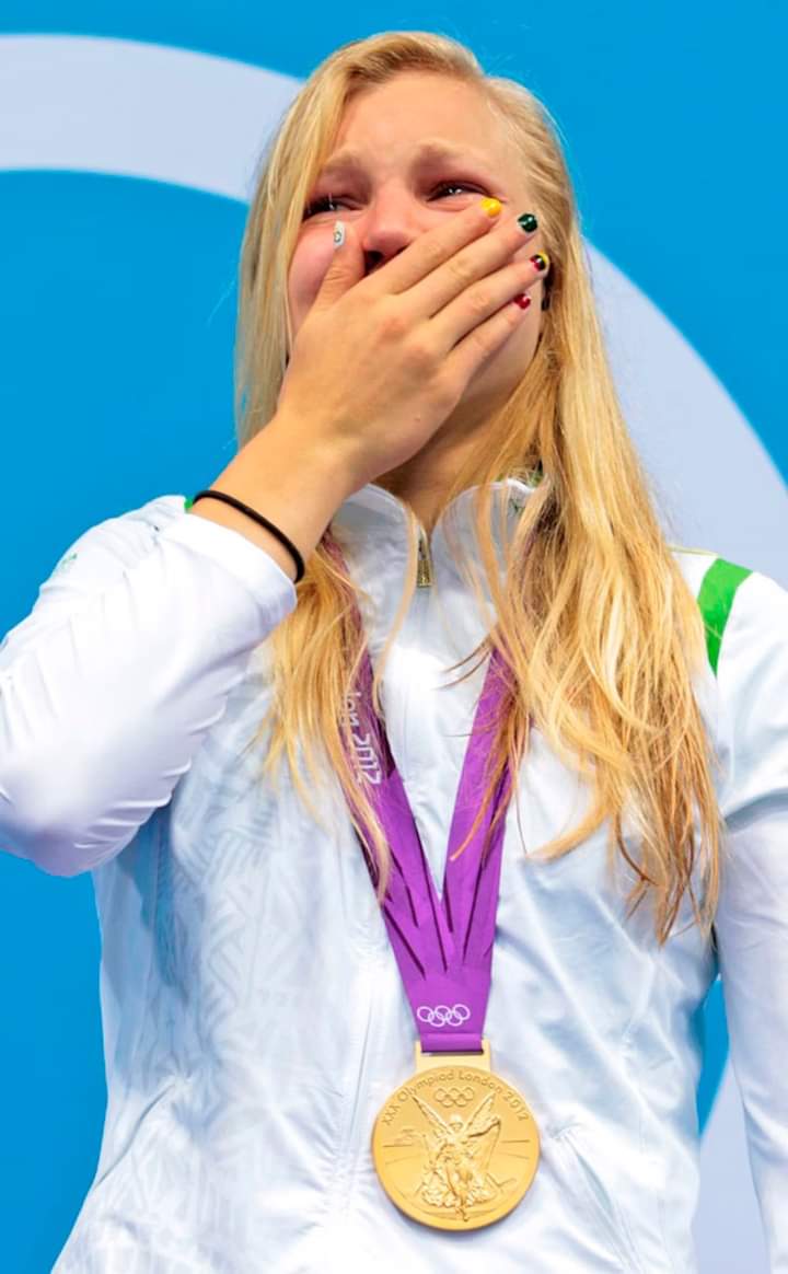 Me acaban de comunicar que estoy en la lista de las tías más chungas de todas las rrss.

Buf, no tengo palabras. Es un gran honor compartir podio con todas vosotras. 😭