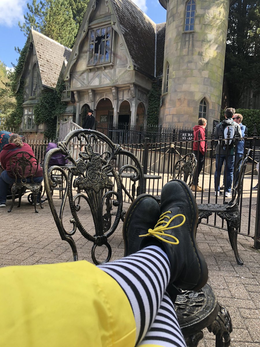 NemesisFanBoy's tweet image. Spreading joy to even the gloomiest of places 😁😵‍💫👻 @altontowers #gloomywood #curseataltonmanor #TCAM
