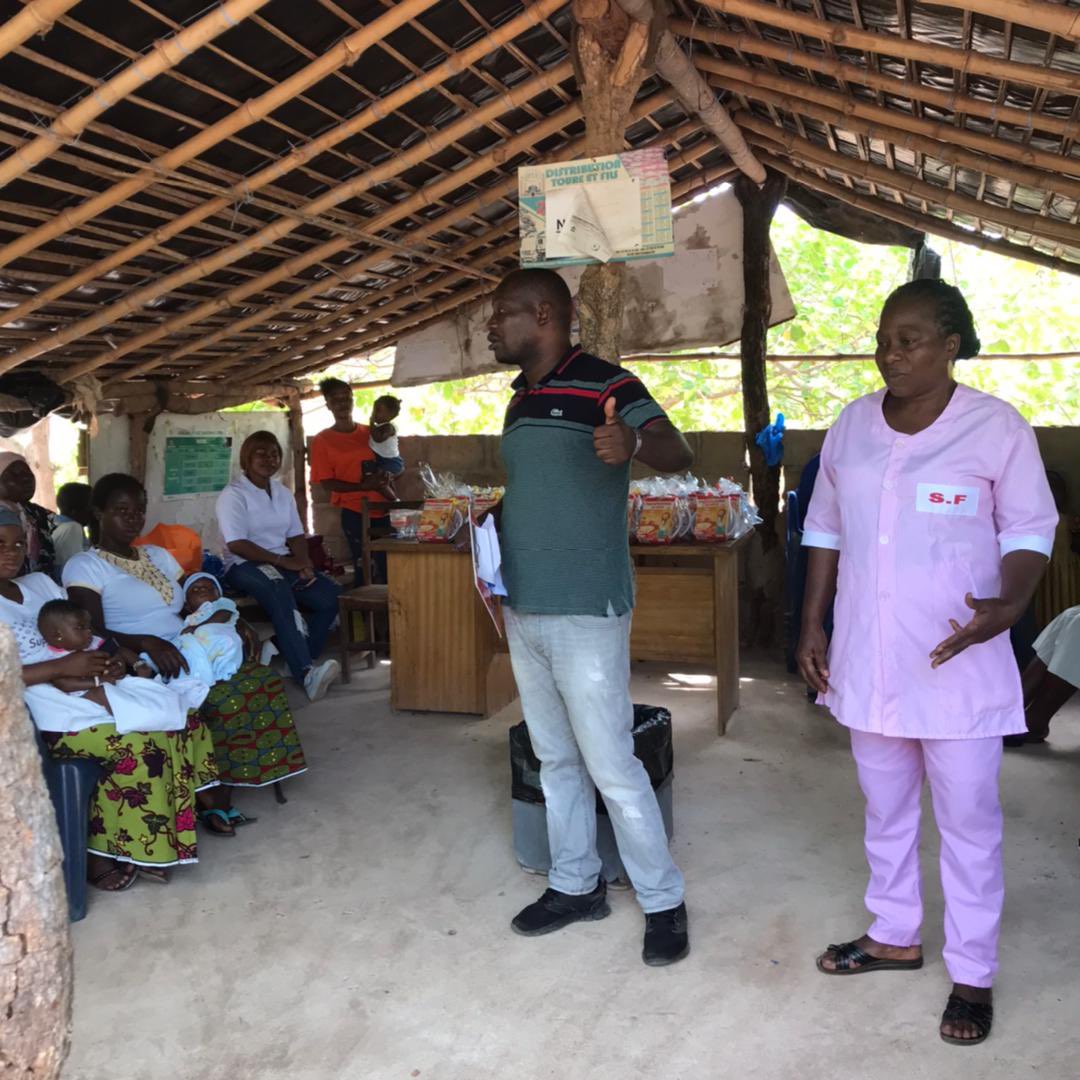 BotDepart's tweet photo. RT @OngGiveSmiles: #CampagneNutritionnelle 

Nos équipes sont présentement à Dibri Assirikro (Région du Gbêkê) pour donner des conseils nutritionnels aux nourrices du village.

#GiveSmiles #Benevolat #Bouake #engagement #jeunesse #nutrition #cotedivoire https://t.co/eI0TnLDhEI
