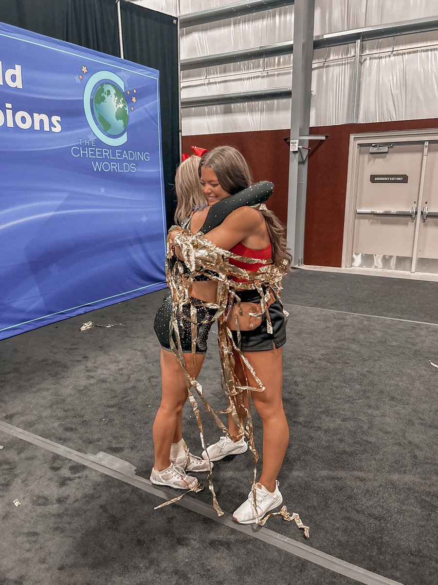 jashley0233's tweet image. Dreams really do come true.❤️‍🔥#fiercefive
#dbap
#worldchamps