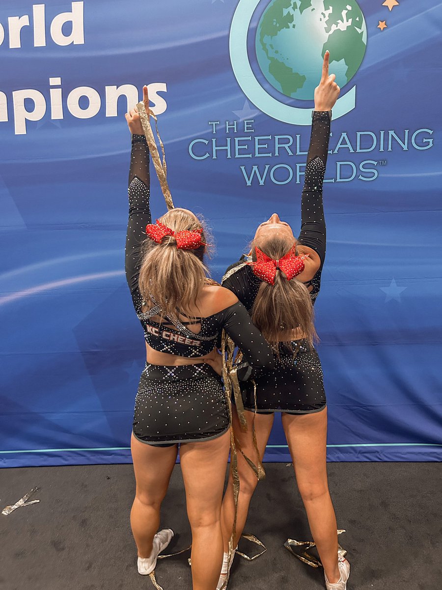 jashley0233's tweet image. Dreams really do come true.❤️‍🔥#fiercefive
#dbap
#worldchamps