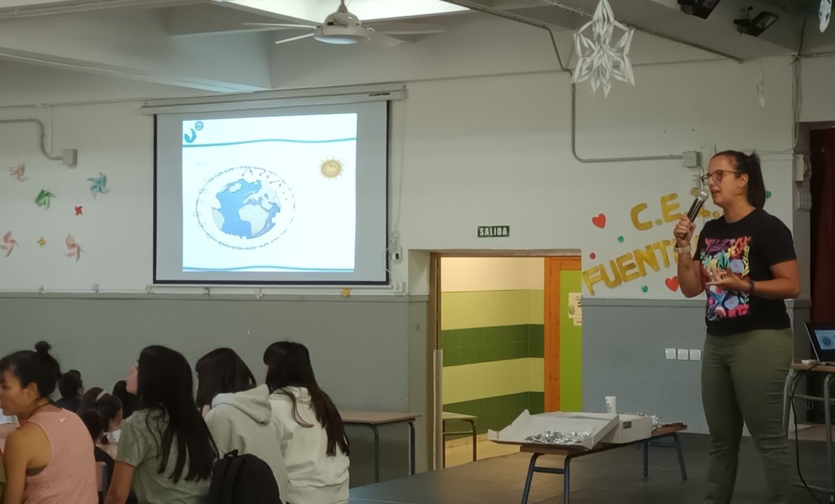 smart_mountains's tweet photo. Continúan las charlas divulgativas en el CEIP Fuentenueva! 🙌

Esta vez sobre paleoecología⌛, vida acuática🐟 , el aire que respiramos🌬️, adaptaciones de los insectos de montaña 🐛, y mucho más.

¡Los alumnos están quedando fascinados con las sorpresas que esconde Sierra Nevada! https://t.co/SiLSL1AycU
