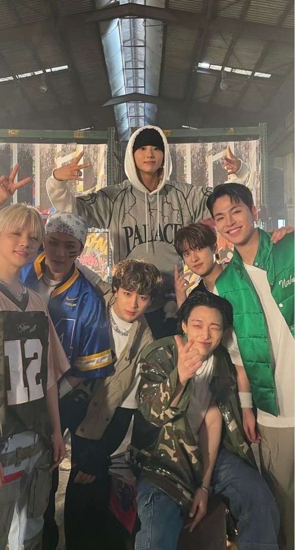 jaja_girly's tweet photo. Jiyeon one of hook dancers ig post 🤟

iKON TANTARA OUT NOW
#딴따라_PERFORMANCEVIDEO
#iKON_TakeOff_D9
@iKONIC_143 #iKON #아이콘 https://t.co/1WOHbko6KN