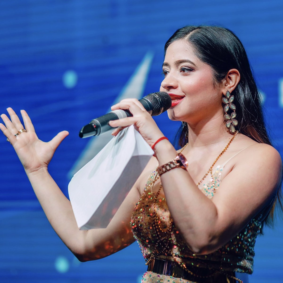 iruchigopal's tweet photo. Interacting with my audience is the most satisfying &amp; blissful moment i experience out of anything &amp; everything I do in my life. When I am on stage I feel as if I have a superpower to hold so many people at once, couldn’t have asked for a better life

#emcee #anchor #artist https://t.co/GPrq0YZy9d