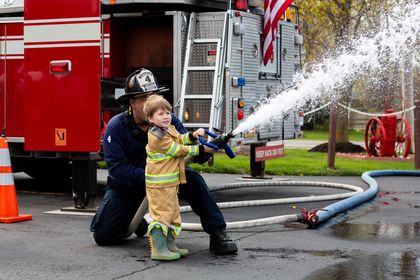 🔥Over the weekend, it was the annual #RecruitNY event for fire departments. Grant showed up ready to for the job! 🚒

Thanks <a href="/Mark_Bernas/">Mark Bernas</a> for the photo!