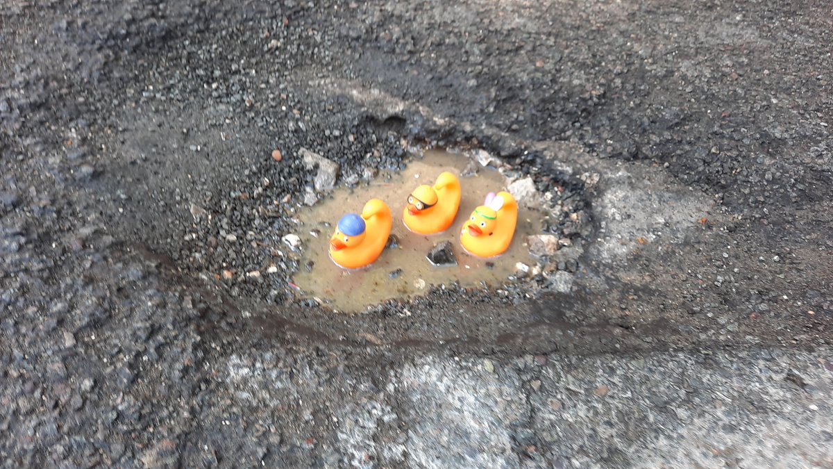 nttw2022's tweet photo. @JeremyVineOn5 We have families of Ducks taking residence in ours in #Orpington these potholes have been unattended since being reported on 11th Feb. The latest update on Fix My Street is attached. https://t.co/w4AZL9FOfO