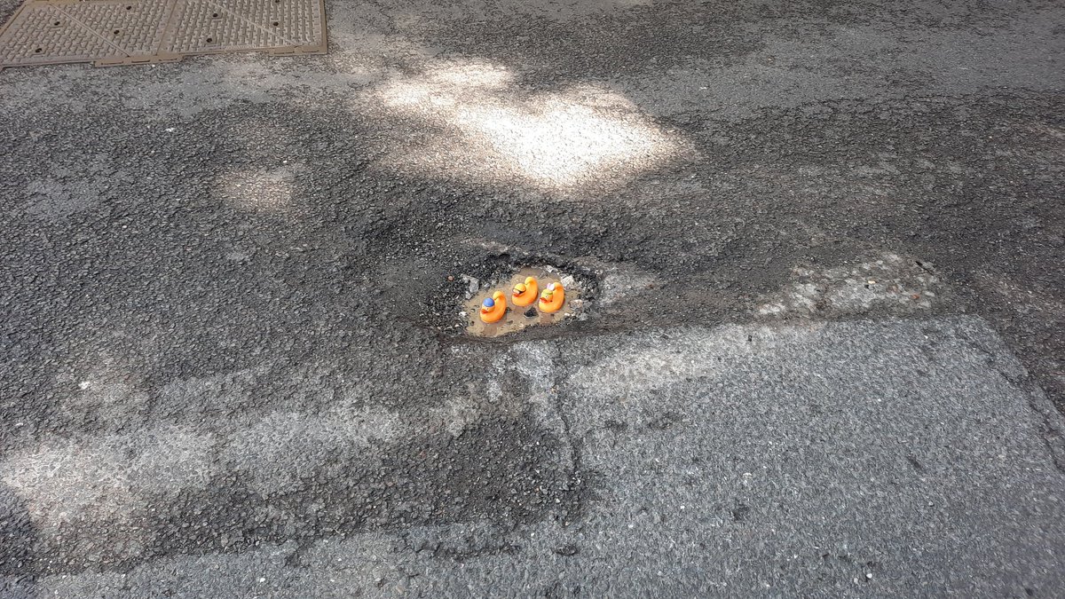 nttw2022's tweet photo. @JeremyVineOn5 We have families of Ducks taking residence in ours in #Orpington these potholes have been unattended since being reported on 11th Feb. The latest update on Fix My Street is attached. https://t.co/w4AZL9FOfO