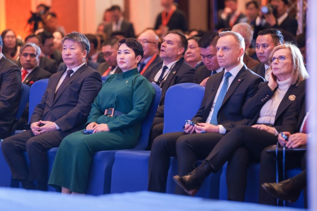 MongolDiplomacy's tweet photo. Монгол Улсын Ерөнхийлөгч У.Хүрэлсүхийн урилгаар Бүгд Найрамдах Польш Улсын Ерөнхийлөгч Анджей Дуда-гийн Монгол Улсад хийж буй Төрийн айлчлалын хүрээнд хоёр улсын хамтарсан бизнес форумыг Улаанбаатар хотноо зохион байгуулав.

➡️ https://t.co/j5mpTDSG7i https://t.co/FYJgj3gIWZ