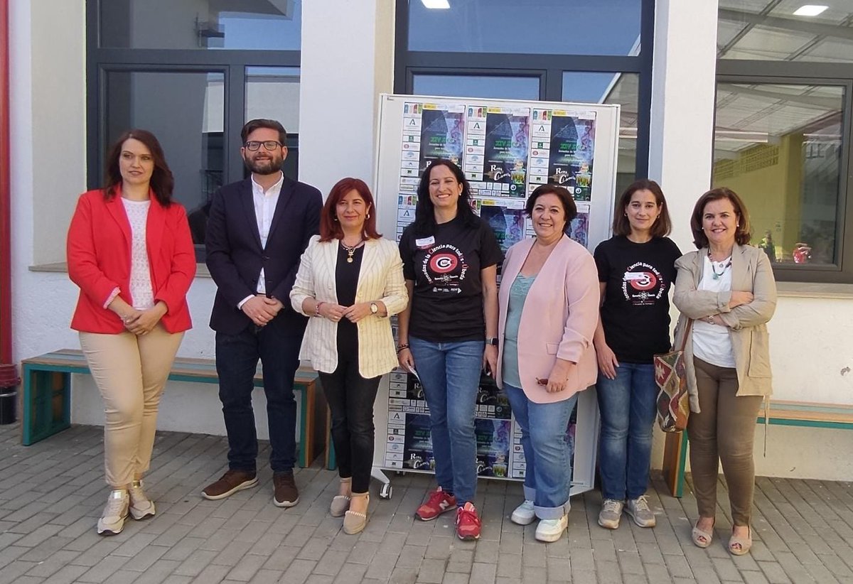 ¡Inmers@s ya en las XIV Jornadas de la Ciencia para tod@s! Acto inaugural con la presencia de:

- Alicia Barea, técnico de la Unidad de cultura científica y de la Innovación de <a href="/ujaen/">Universidad de Jaén</a>
- Pedro José López, concejal de Educación <a href="/aytoubeda/">Ayuntamiento Úbeda</a>.
- Toni Olivares, alcaldesa de Úbeda. (1/3)