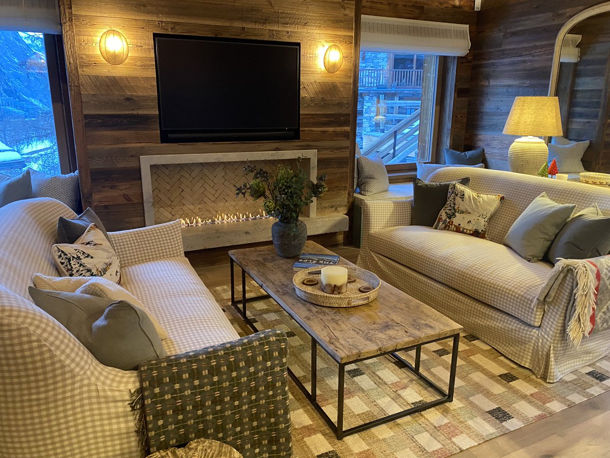 simplyvaldisere's tweet photo. Contact us to book your 23/24 
#valdisere #skiholiday. We work with everyone in 
resort! #chaletholiday #skihotel #selfcatered 
#cateredchalet #packageholiday #independenttravel 
#doctorsupdates #allbudgets #fullybonded 
#travelagent https://t.co/MgMN5yerOP