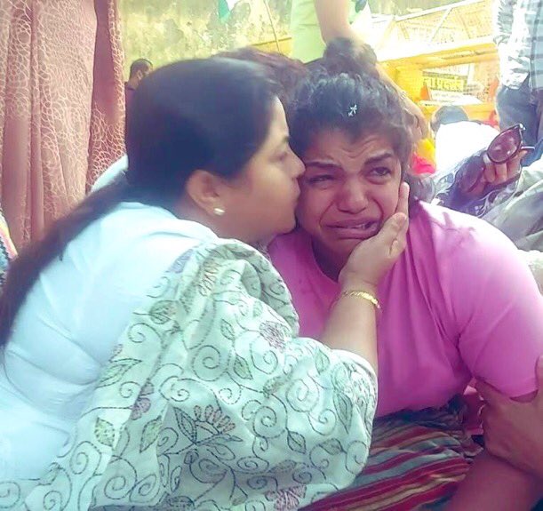RODA8384's tweet photo. ਯੇ ਆਂਸ਼ੂ ਜਾਯਾ ਨਹੀਂ ਹੋਂਗੇ ,
ਲੜਨਾ ਸੀਖ ਲੀਆ ਹੈ ,
ਅਬ ਜੀਤਨਾ ਬੀ ਸੀਖ ਲੇਂਗੇ ।
#STANDWITHWRESTLERS
 #देश_पहलवानो_के_साथ_है
@BajrangPunia @Phogat_Vinesh 
@SakshiMalik @wrestling https://t.co/29JB4UJUsq