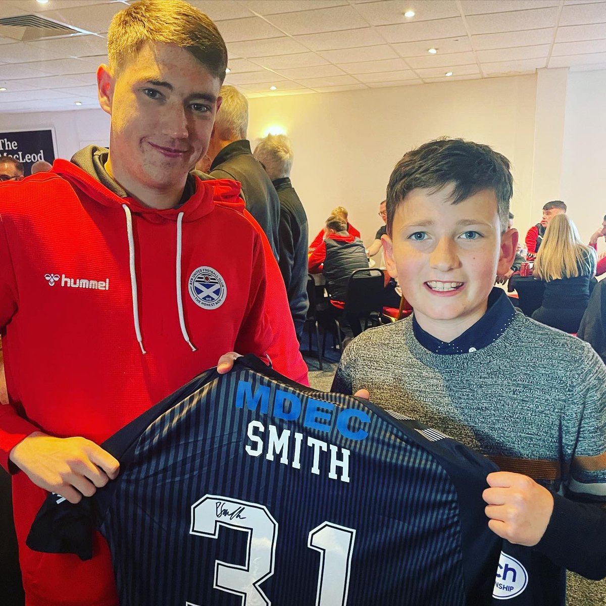 jetlagjools's tweet photo. Great night @AyrUnitedFC player’s sponsor night. Very welcoming and family friendly, thank you for making my boy’s night (future Ayr player!) He said this morning ‘What a great night!’ #WeareUnited 🖤 🤍 https://t.co/Iu2bjnjGSi