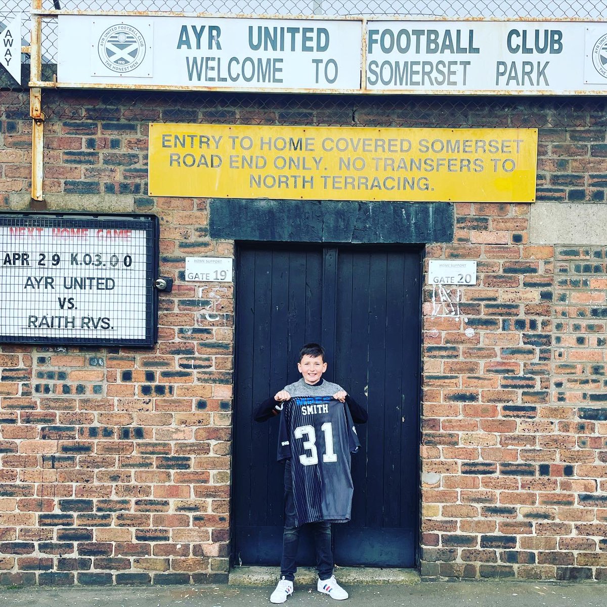 jetlagjools's tweet photo. Great night @AyrUnitedFC player’s sponsor night. Very welcoming and family friendly, thank you for making my boy’s night (future Ayr player!) He said this morning ‘What a great night!’ #WeareUnited 🖤 🤍 https://t.co/Iu2bjnjGSi