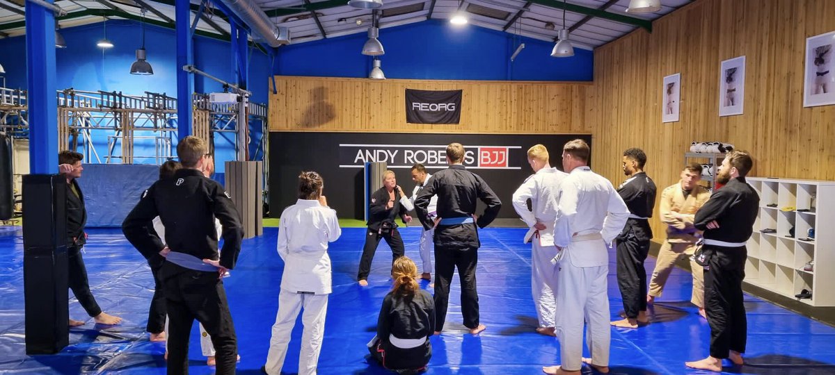 It’s Tuesday🔥 see you all on the mats 🖤

#jiujitsu #selfdefence