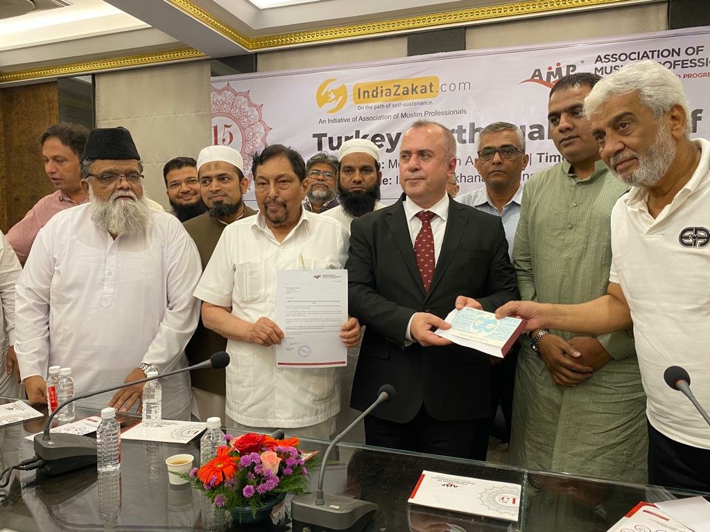 iftekharbidkar's tweet photo. @AmpIndia TURKEY EARTHQUAKE RELIEF FUND

On Monday, 24th April 2023, @AmpIndia handed over a cheque of Rs. 36,10,345/- to the Turkey Consul General Mr. Cuneyt Yavuzcan.

Total 1 crore fund was raised with the help of its @TheIndiaZakat https://t.co/BHgNoA5iDR