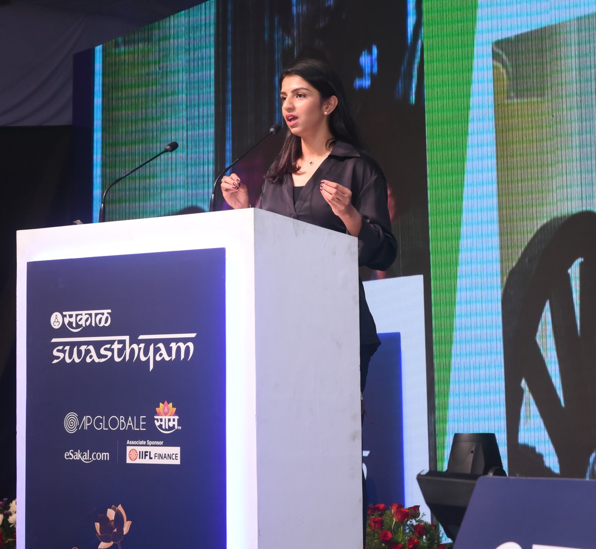 GlobalSwasthyam's tweet photo. Eat a balanced diet: Make sure to include a variety of foods from all the food groups, such as fruits, vegetables, whole grains, lean protein, and healthy fats.
– @nupuursohi
 
#BalancedDiet #HealthyLiving #NupuurPatil #Diet #Swasthyam #ThursdayMotivation https://t.co/AdW7ofWhGH
