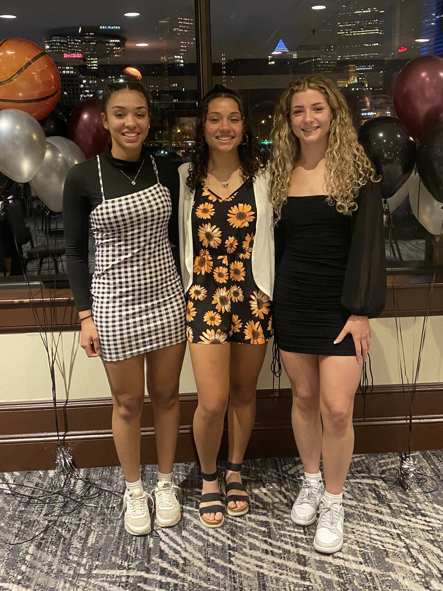 kunichmomof4's tweet photo. Another Lastβ¦.@OC__Hoops Senior Basketball Banquet π#lots2celebrate #countdowntotheend β³π https://t.co/VNebiHi8gr