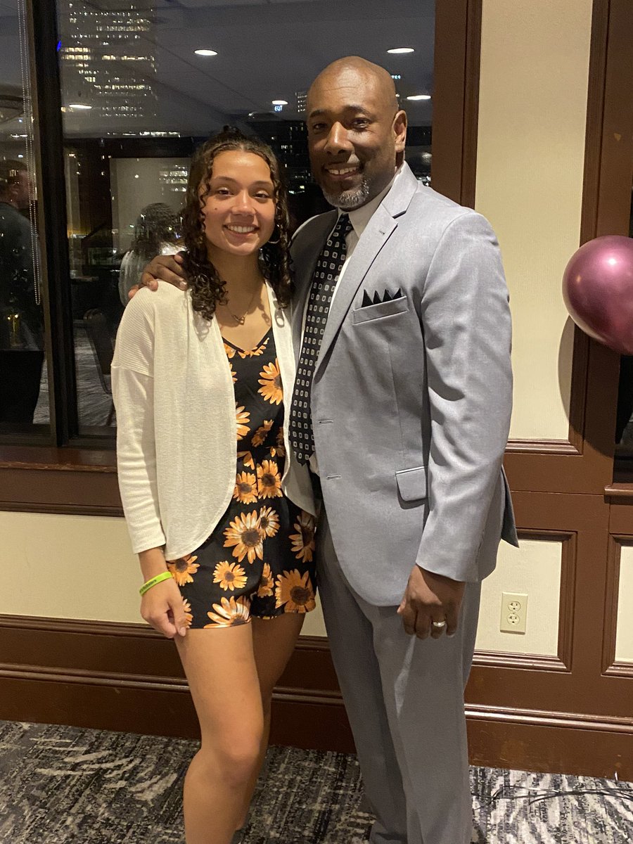 kunichmomof4's tweet photo. Another Lastβ¦.@OC__Hoops Senior Basketball Banquet π#lots2celebrate #countdowntotheend β³π https://t.co/VNebiHi8gr