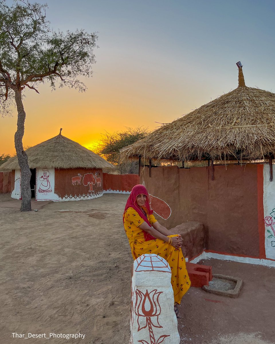 thardesertphoto's tweet photo. वन्यजीव क्षेत्र के हिरणों का टांका में पर्यटकों के लिए व हिरणों के रेस्क्यू को लिए तैयार झोपड़े।वनविभाग इसे विकसित करना चाहे तो उन्हें एक बेस बना हुआ मिलेगा।जो वनविभाग की अनुमति से @INTACHIndia ने हिरणों के हितार्थ तैयार करवाये हैं।

#धवाडोलीकोसंरक्षितक्षेत्रघोषितकरो https://t.co/43jENppWr0